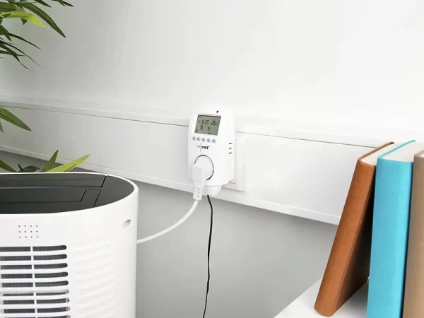 Revolt Steckdosenthermometer:Digitales Steckdosen-Thermostat Für Heiz- & Klimageräte, Sensorkabel 6